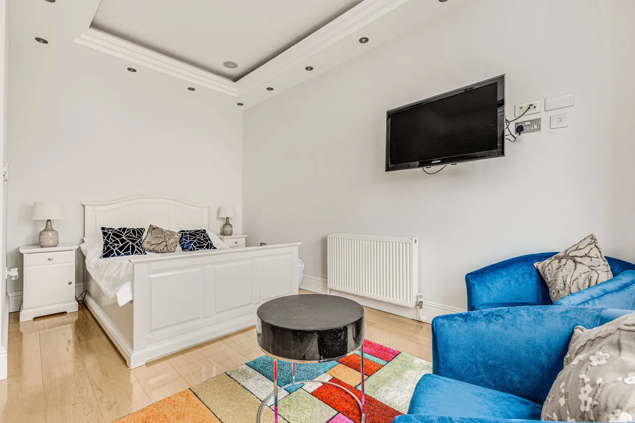 Fulham Palace Road, London, SW6, photo 16
