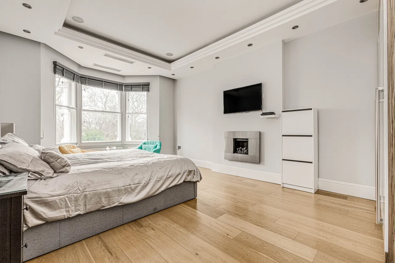 Fulham Palace Road, London, SW6, photo 9