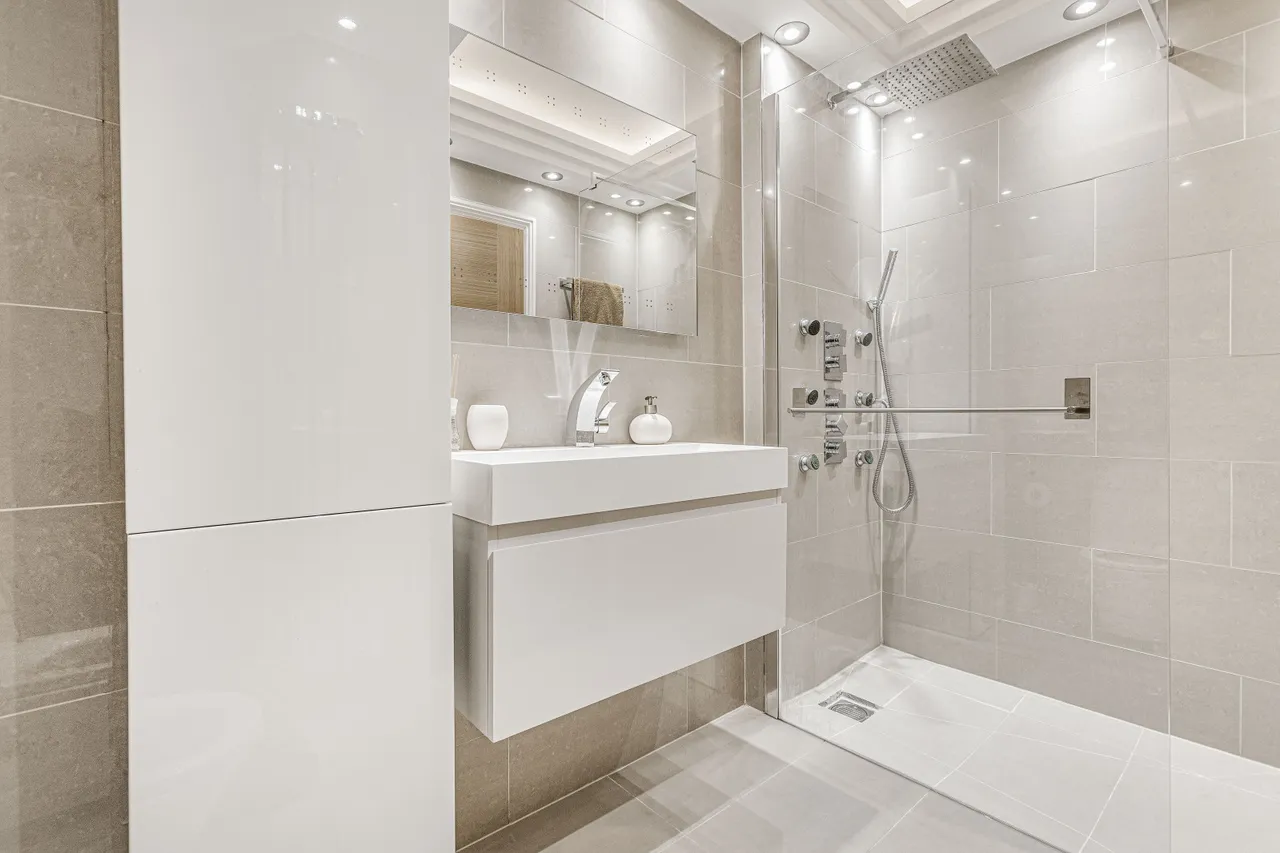 Fulham Palace Road, London, SW6, photo 15