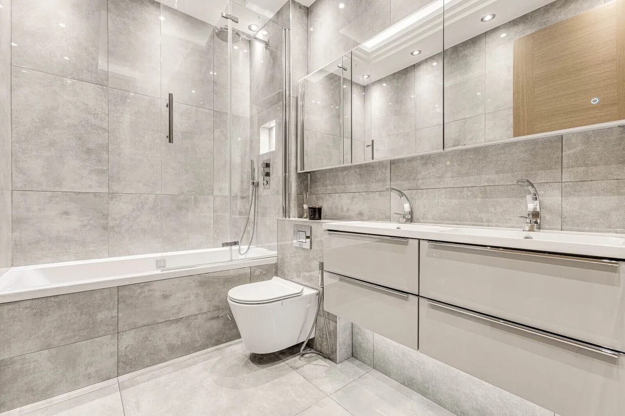 Fulham Palace Road, London, SW6, photo 5