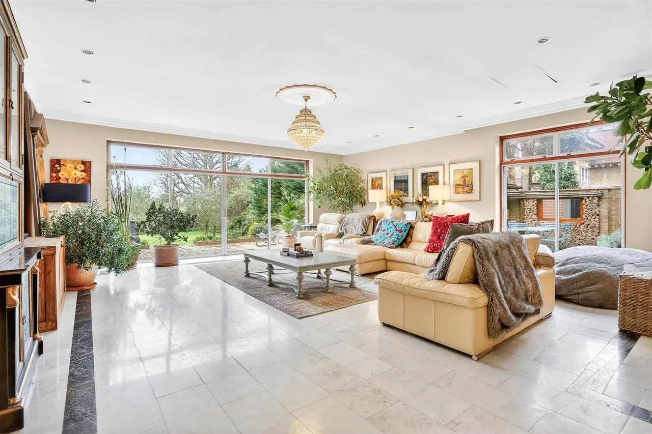 Burdon Lane, South Cheam, SM2 7PT, photo 16