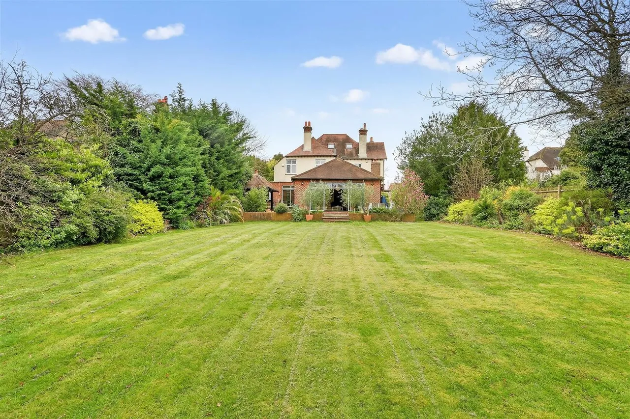 Burdon Lane, South Cheam, SM2 7PT, photo 23