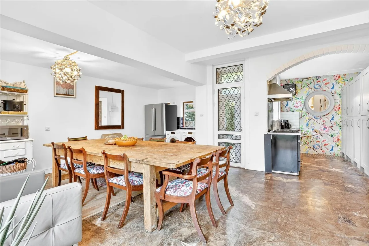 Burdon Lane, South Cheam, SM2 7PT, photo 11