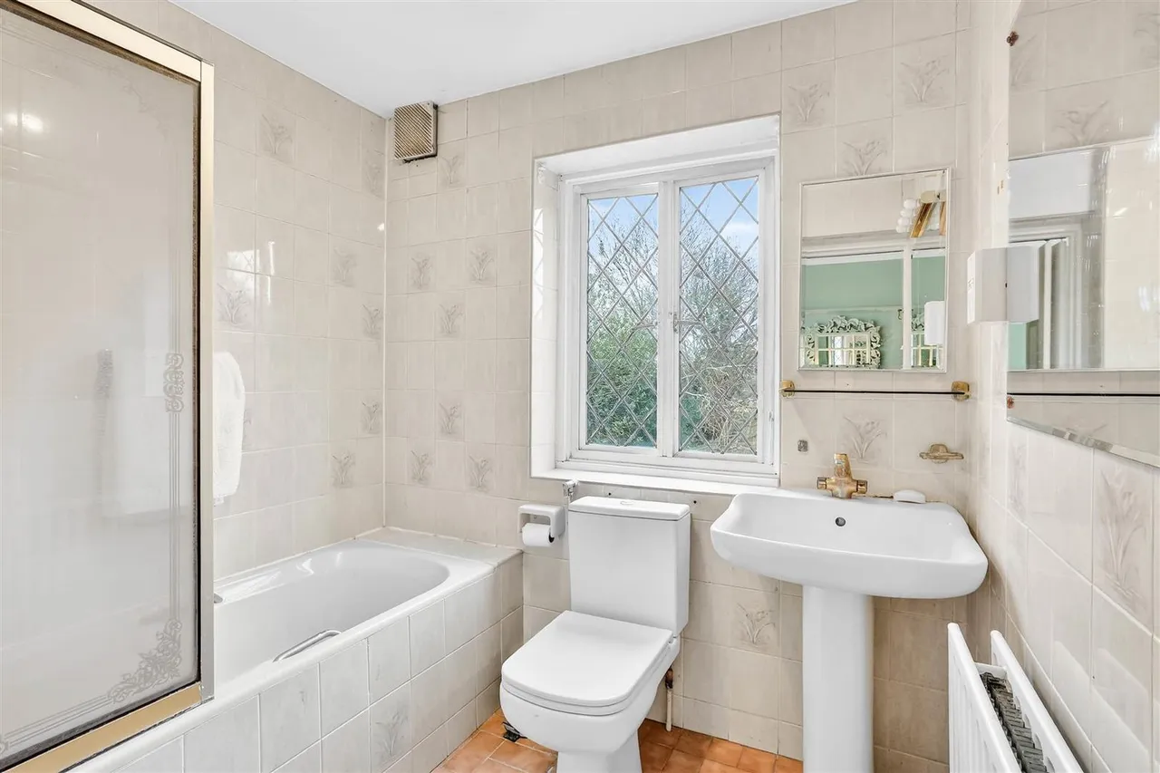 Burdon Lane, South Cheam, SM2 7PT, photo 29