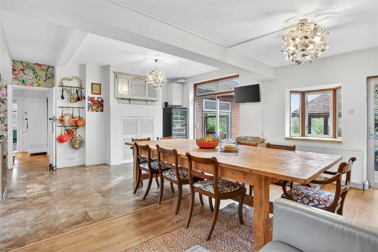 Burdon Lane, South Cheam, SM2 7PT, photo 10