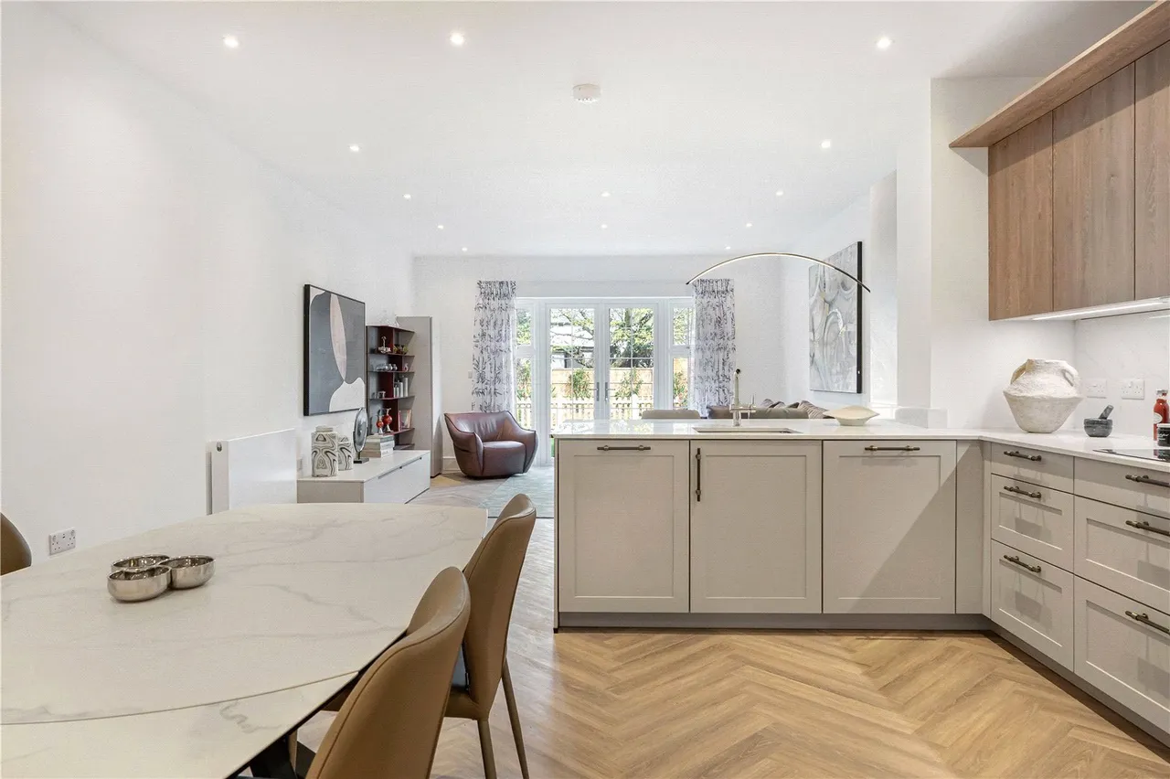 Chase Side, Southgate, London, N14 4PR, photo 2