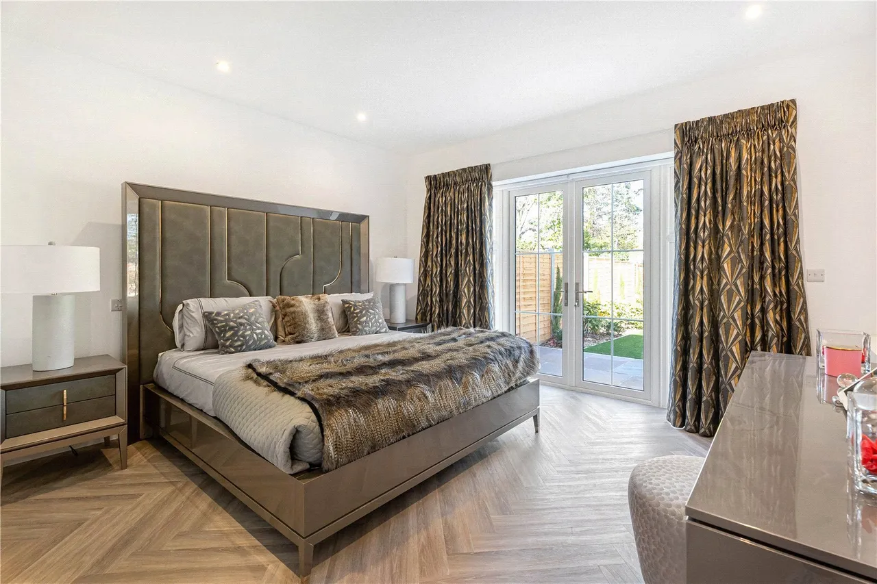 Chase Side, Southgate, London, N14 4PR, photo 11