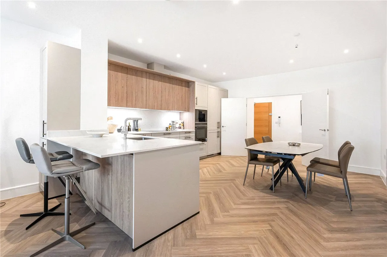 Chase Side, Southgate, London, N14 4PR, photo 4