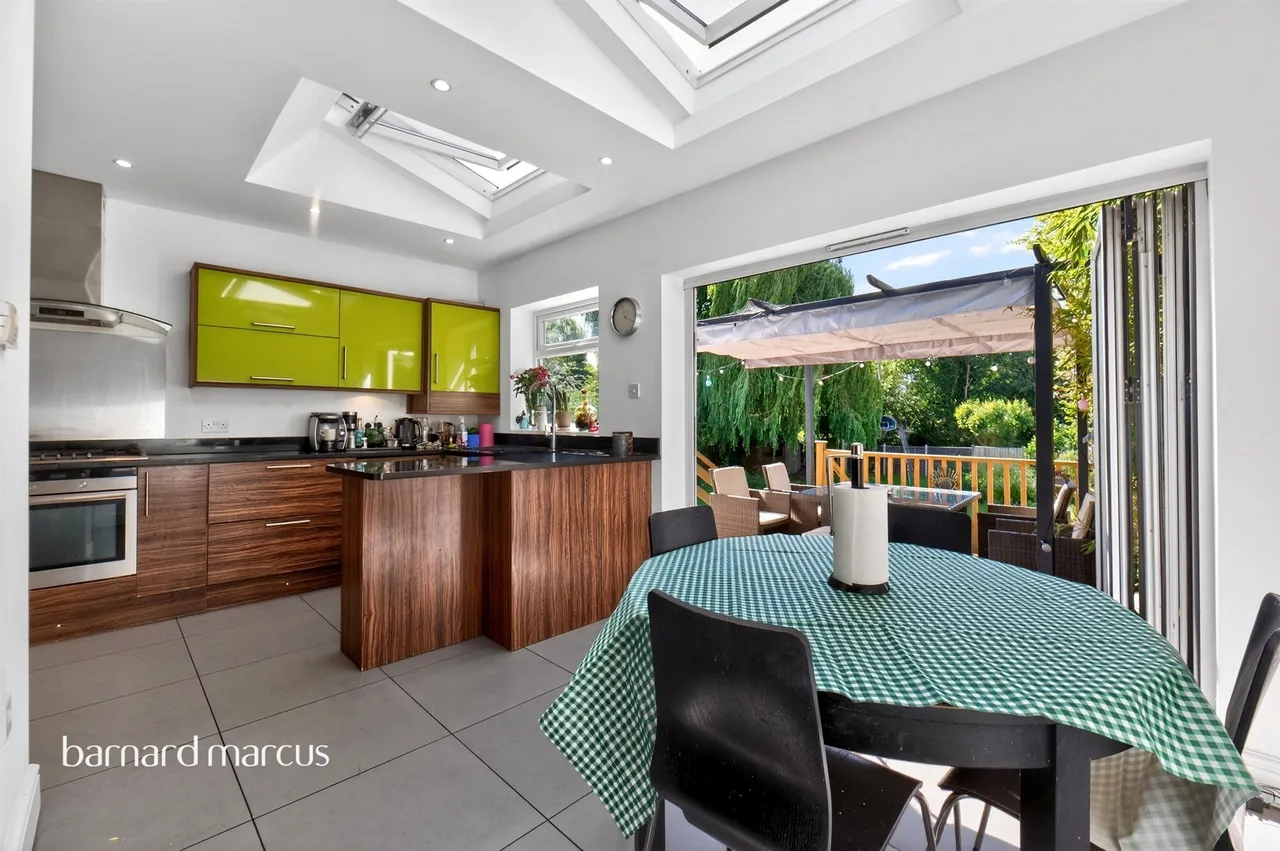 Thorndon Gardens, Epsom, photo 2