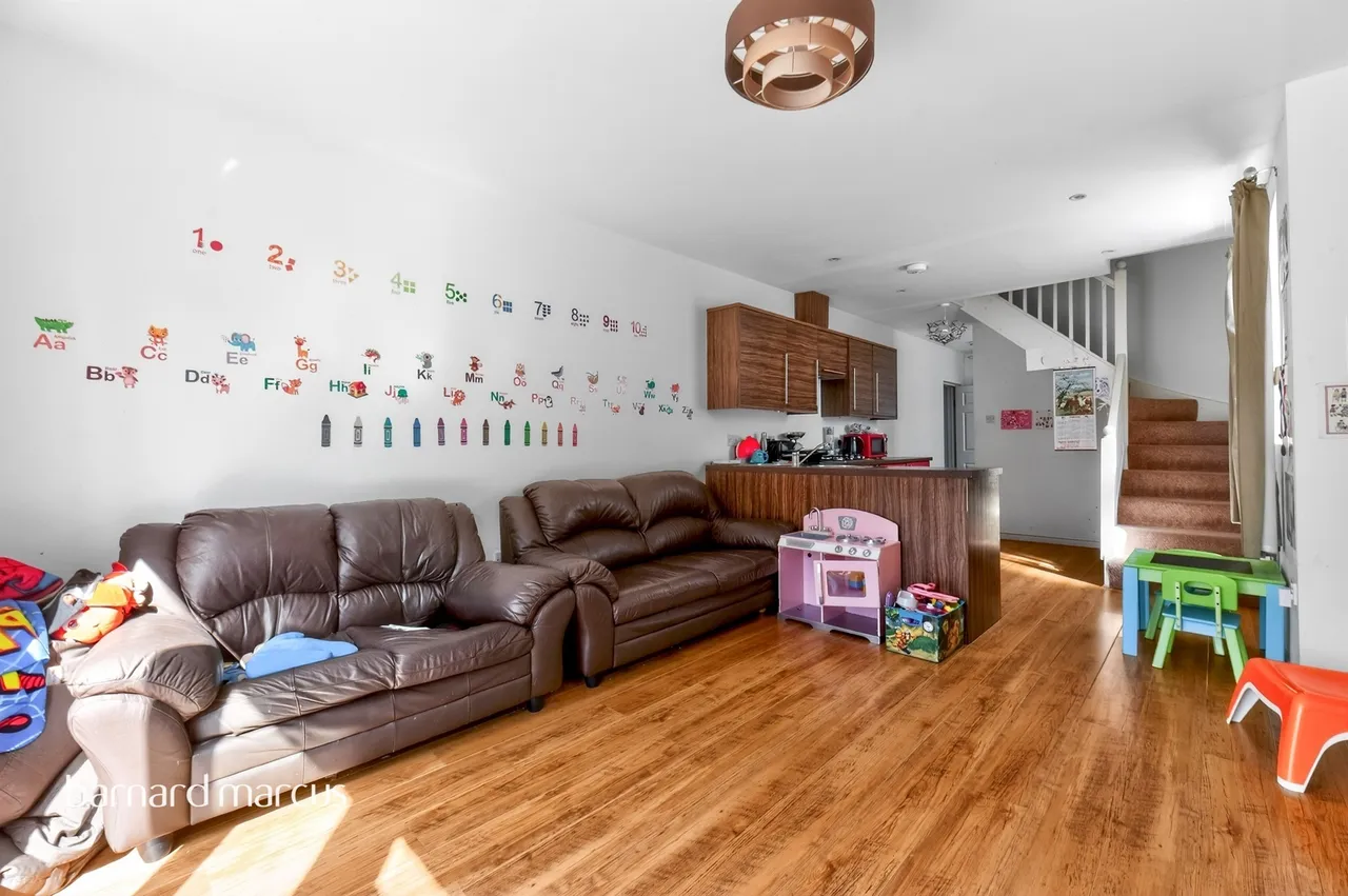Thorndon Gardens, Epsom, photo 10