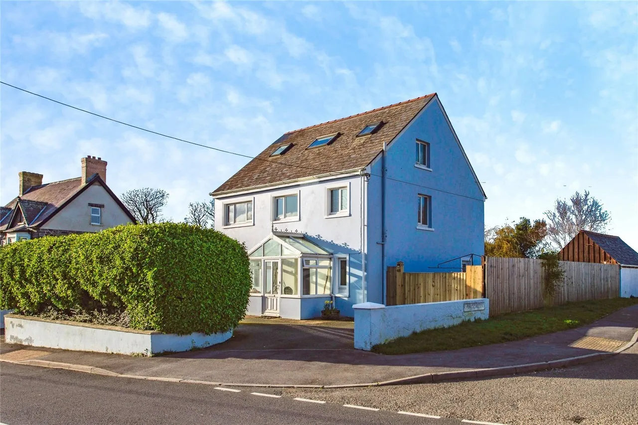 6 bed house for sale, St. Davids Road, Letterston, SA62