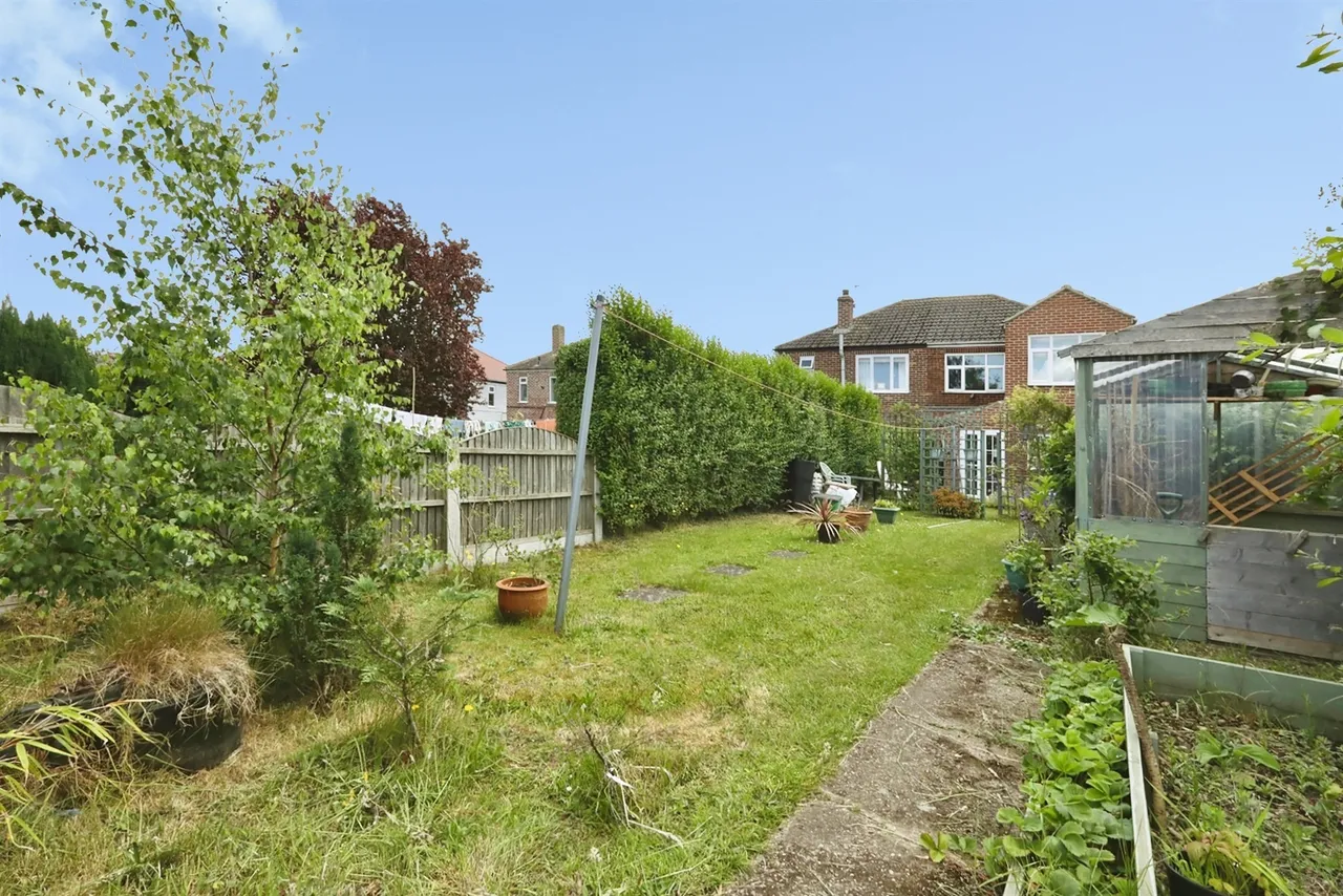3 bed house for sale — Grange Avenue, Bawtry, Doncaster