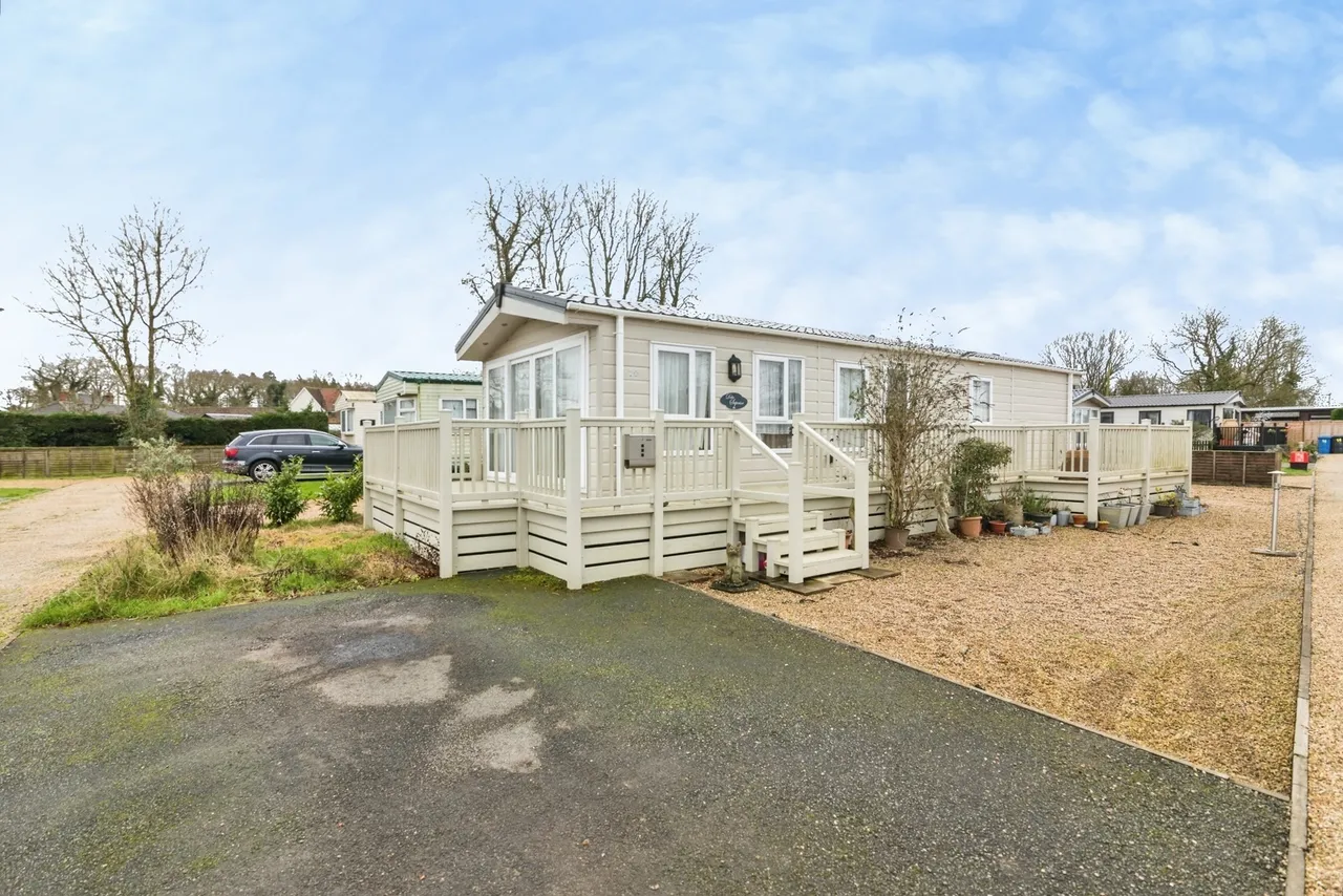 2 bed mobile home for sale — London Road, Willingham St. Mary, Beccles, Suffolk, NR34