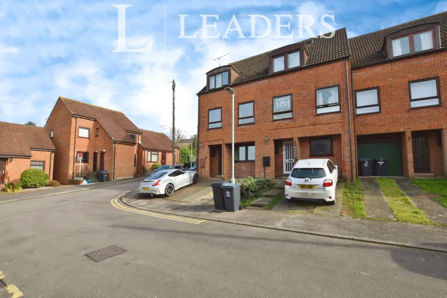 1 bed property to rent, Kingfisher Way, Bishops Stortford, CM23