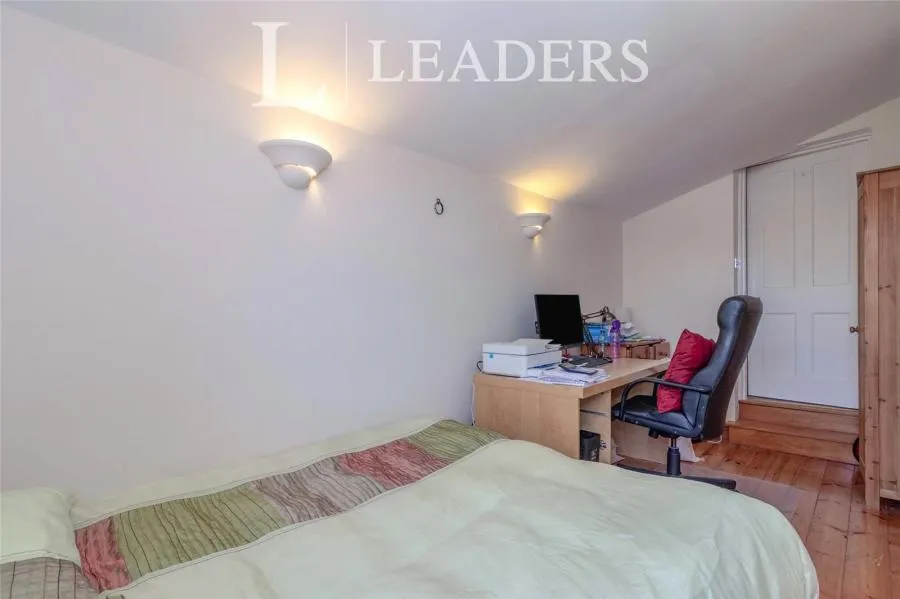Church Road, Epsom, KT17, photo 7