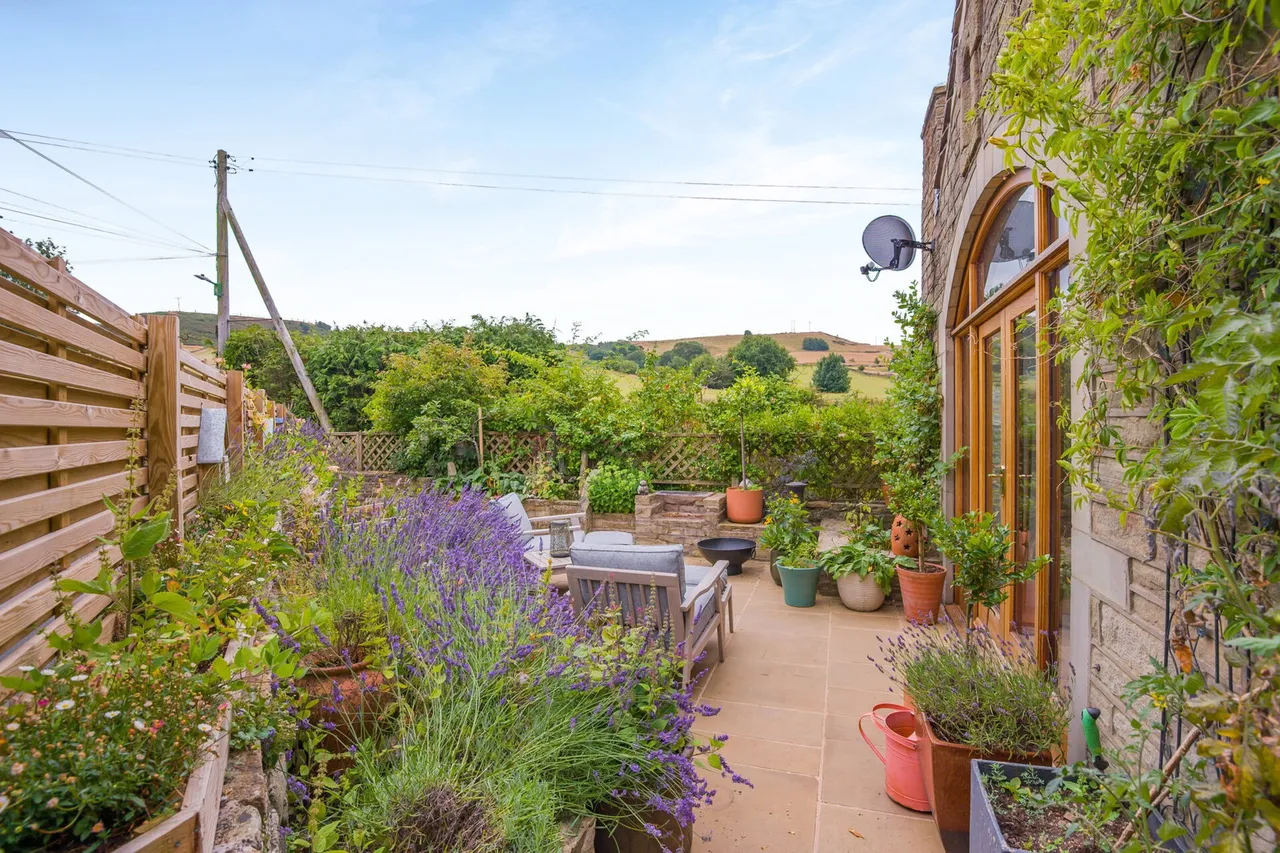 Barnside Lane, Hepworth, photo 43