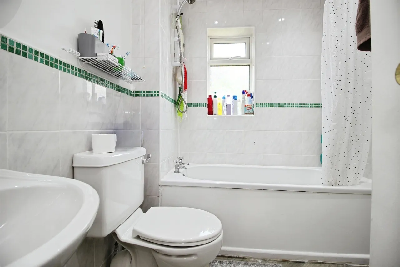 Livinia Grove, Leeds, LS7, photo 9