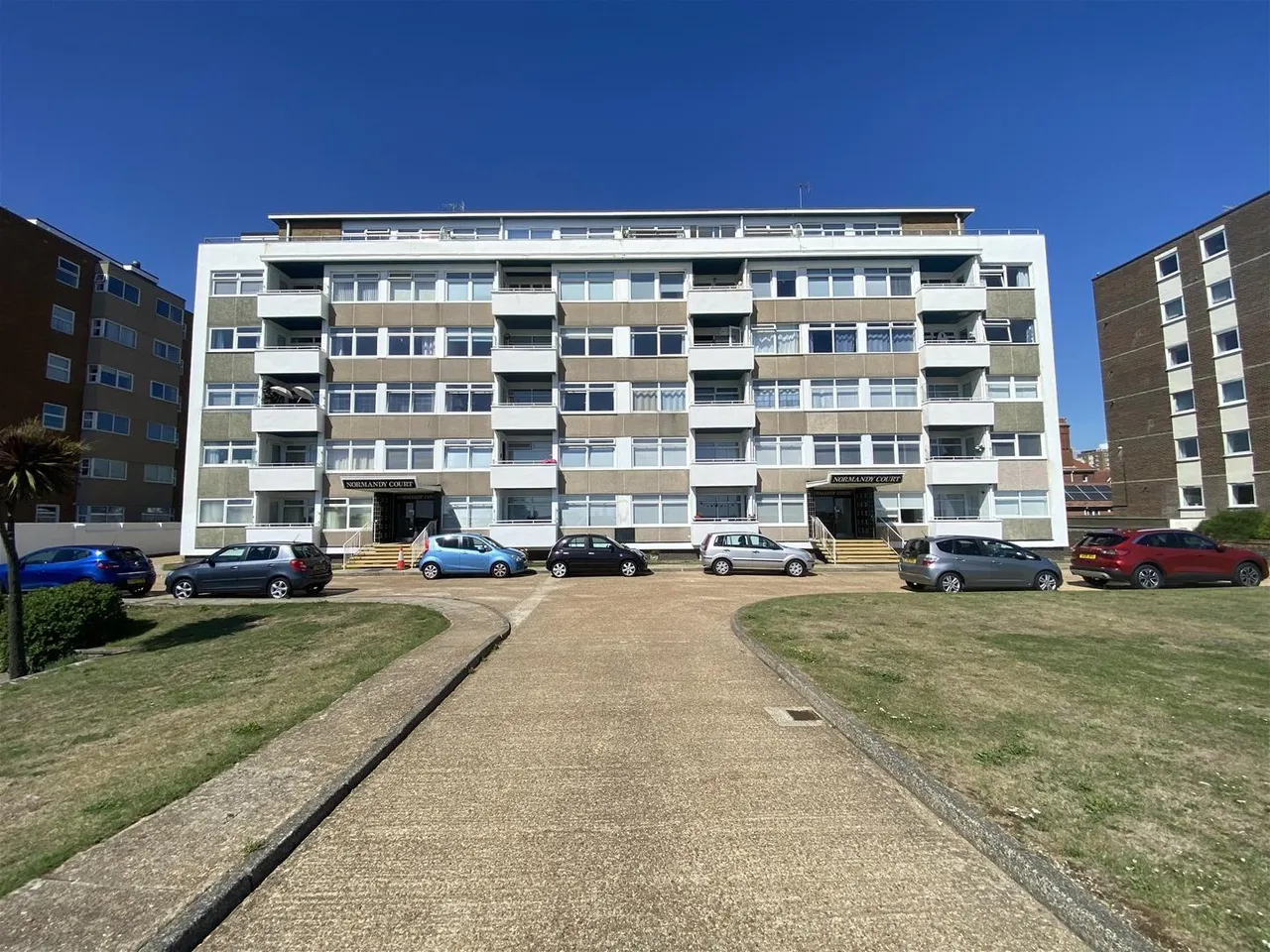 2 bed flat for sale — West Parade, Worthing