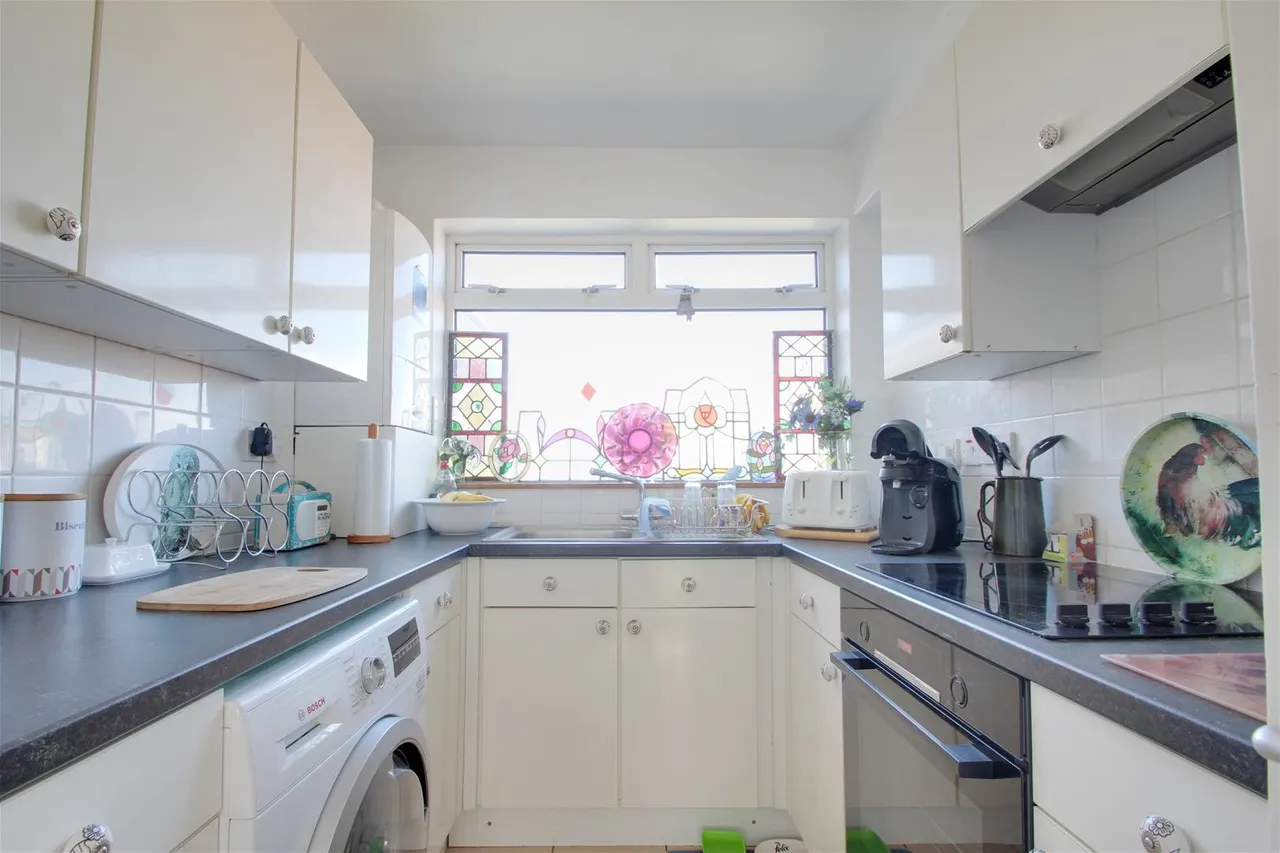 West Parade, Worthing, photo 7