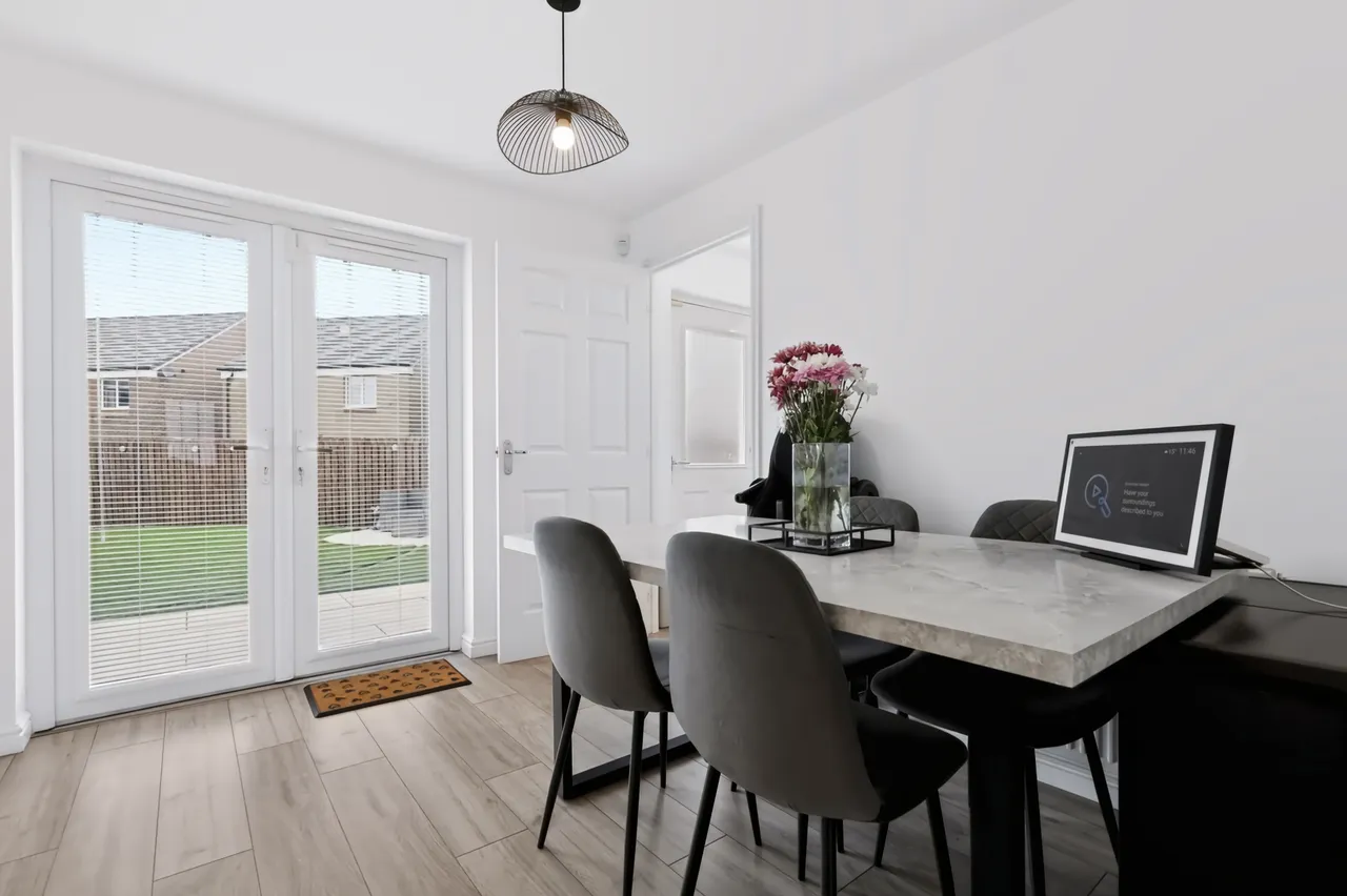 Barmore Crescent, Bishopton, photo 11