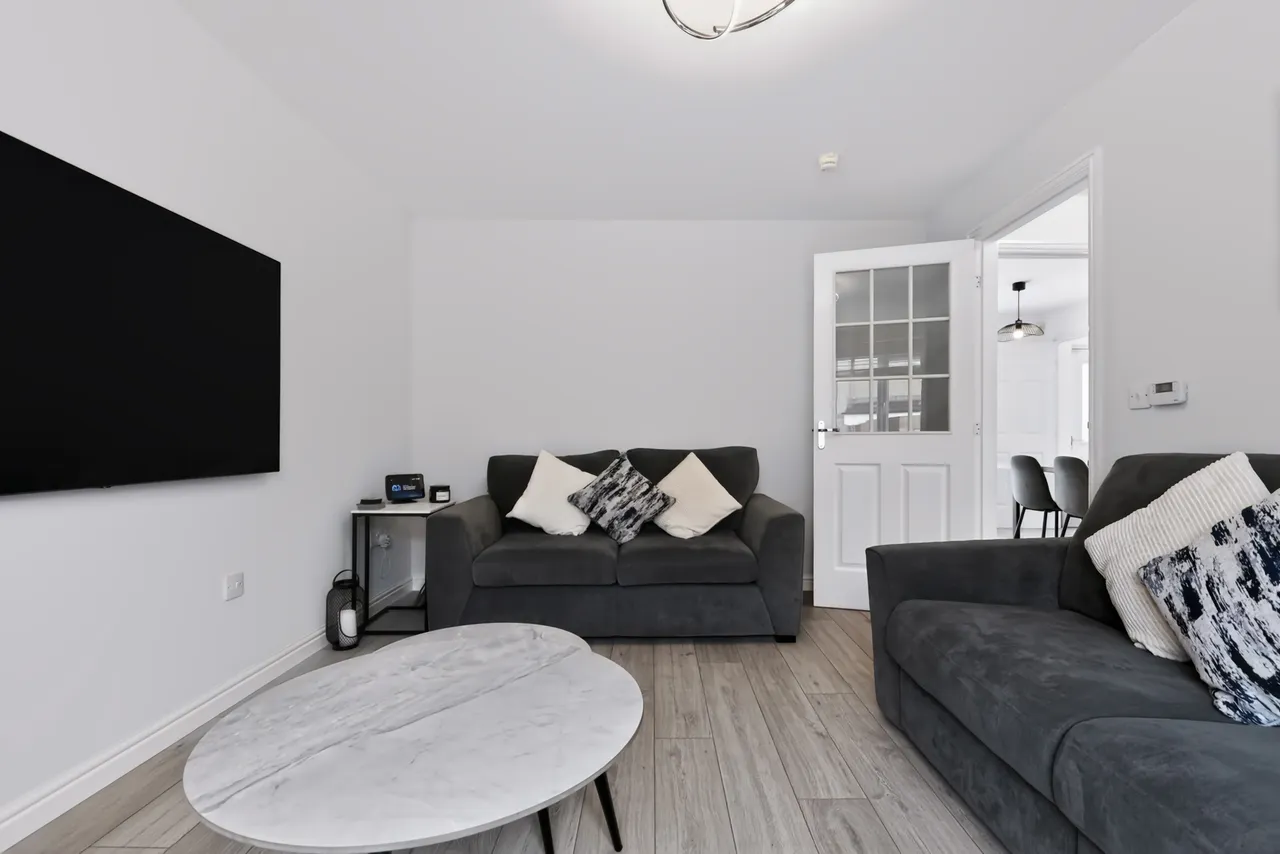 Barmore Crescent, Bishopton, photo 5