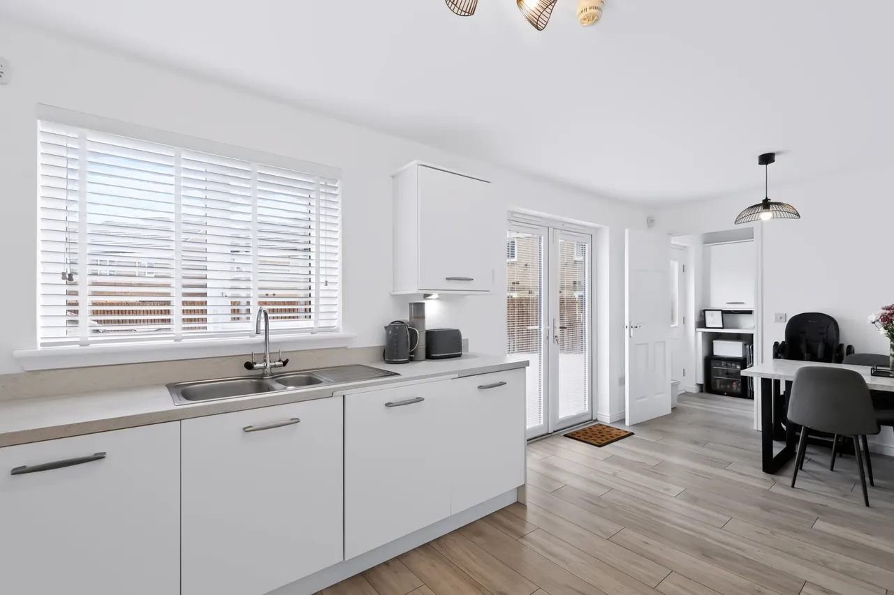 Barmore Crescent, Bishopton, photo 9