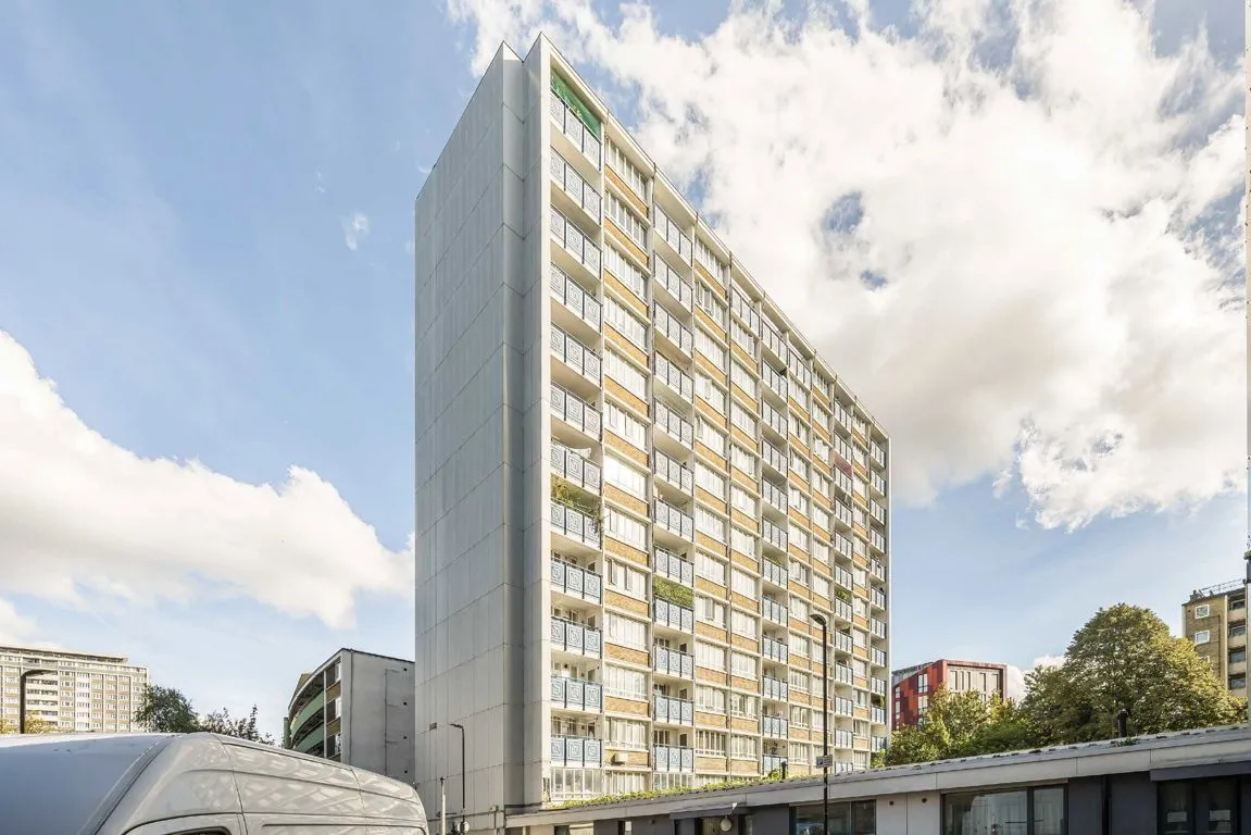 2 bed property to rent, Tompion Street, EC1V
