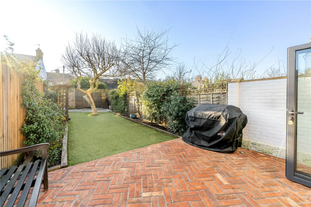 Gravel Road, Twickenham, TW2 6RH, photo 11