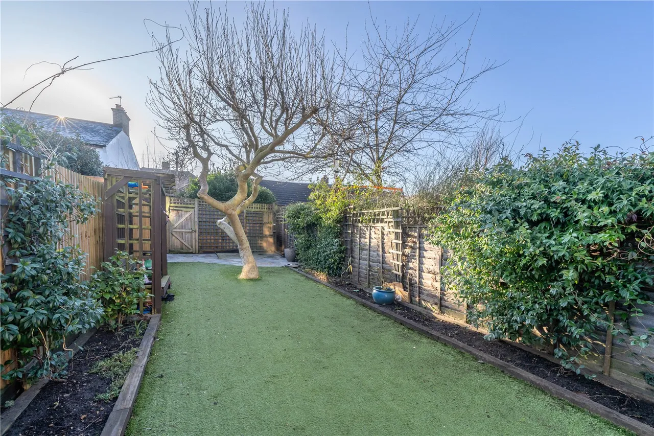Gravel Road, Twickenham, TW2 6RH, photo 15