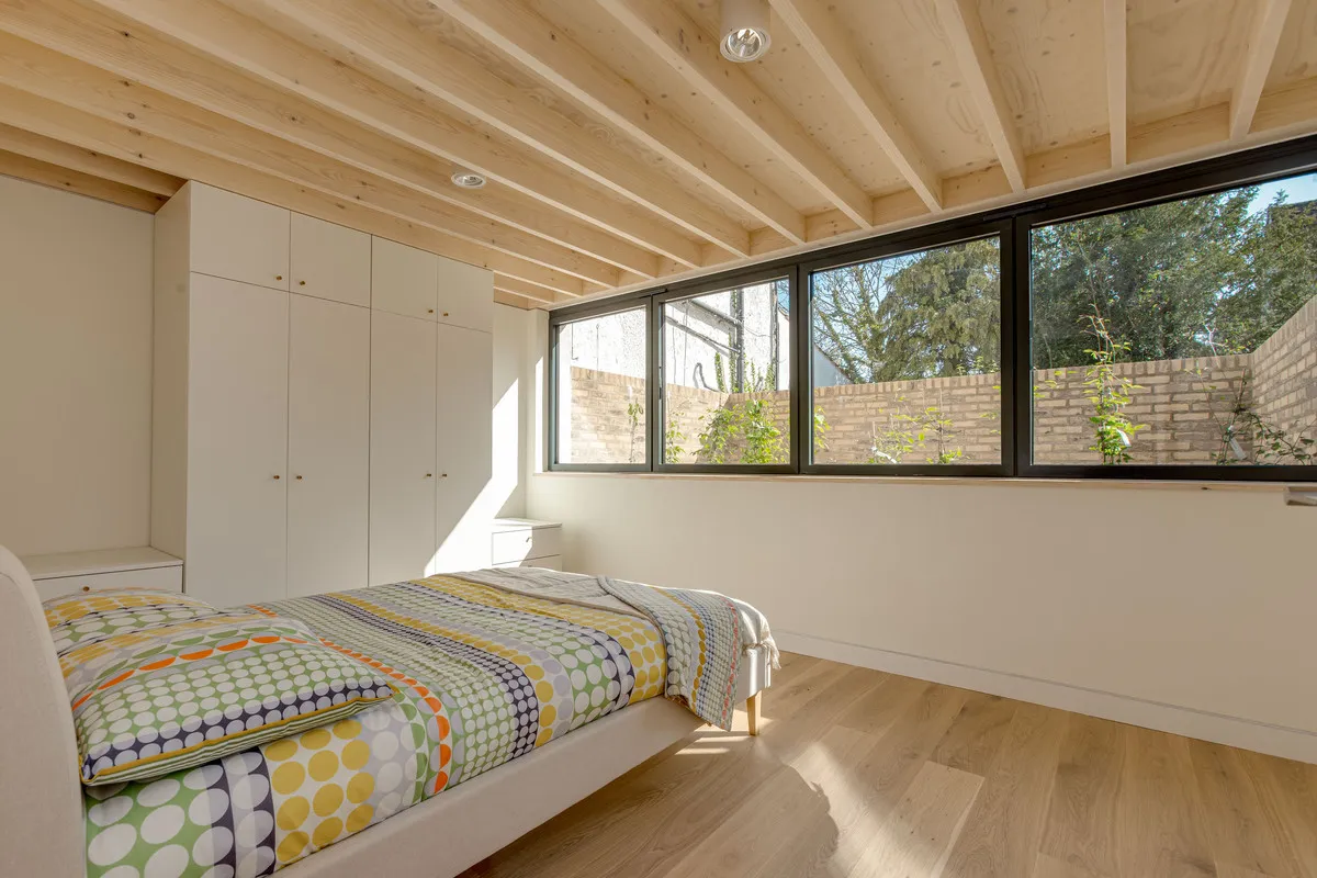 Sutherland Grove, London, SW18, photo 2