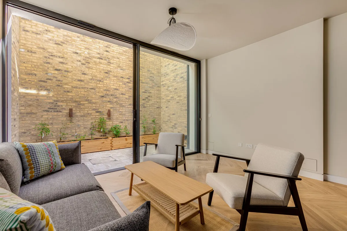 Sutherland Grove, London, SW18, photo 6