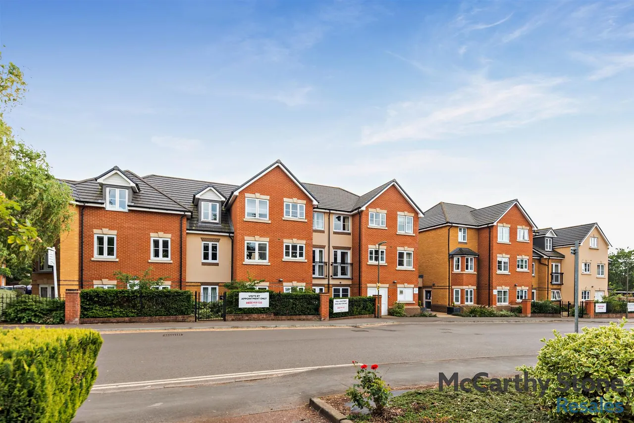 Churchfield Road, Walton-On-Thames, KT12, photo 11