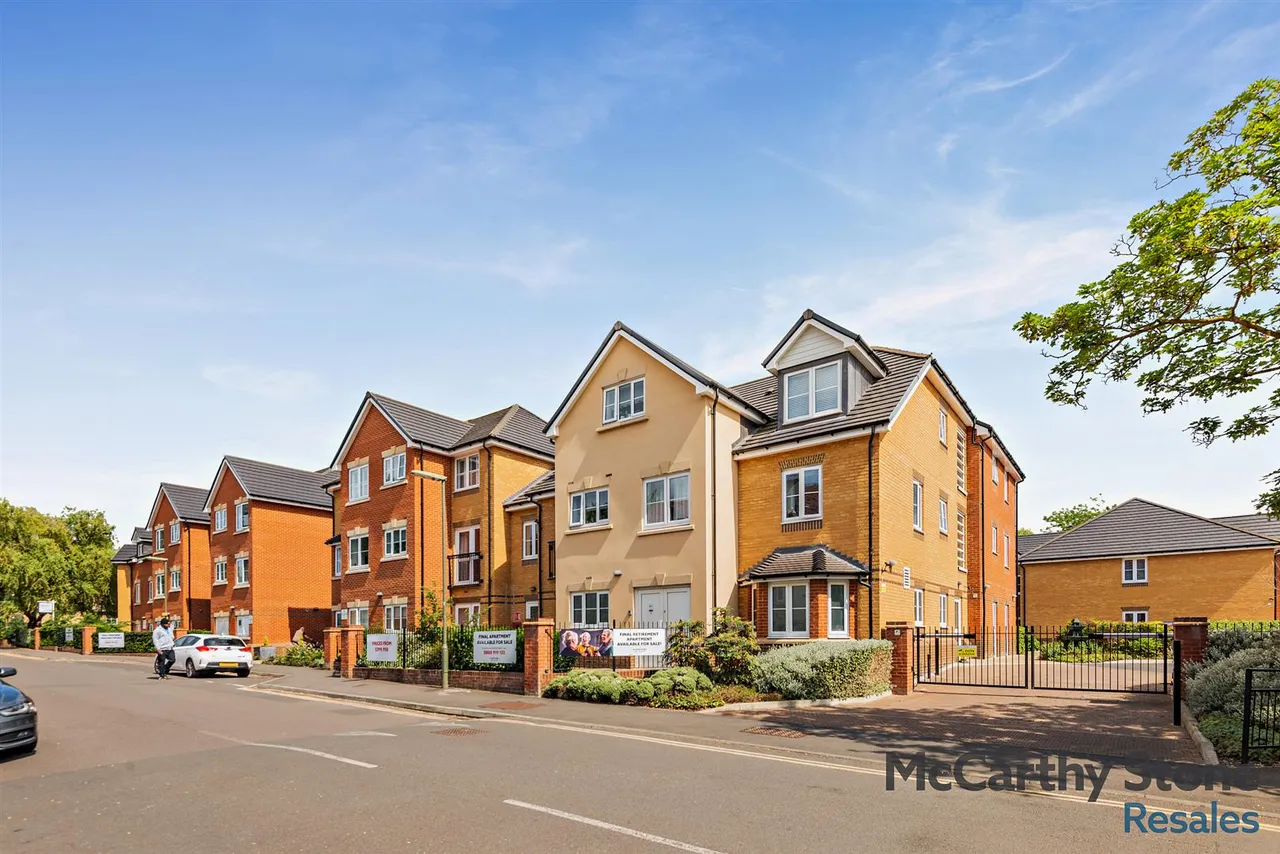 Churchfield Road, Walton-On-Thames, KT12, photo 8
