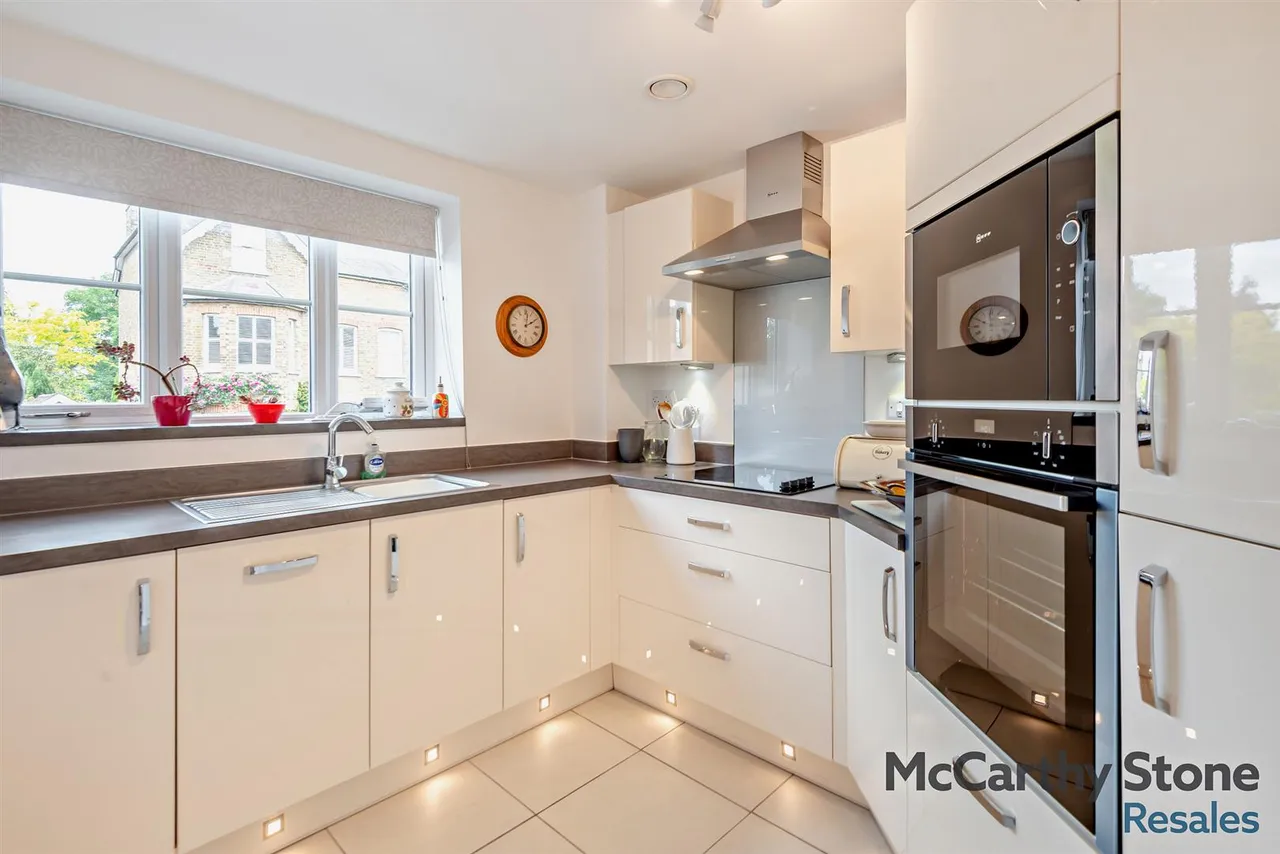 Churchfield Road, Walton-On-Thames, KT12, photo 16