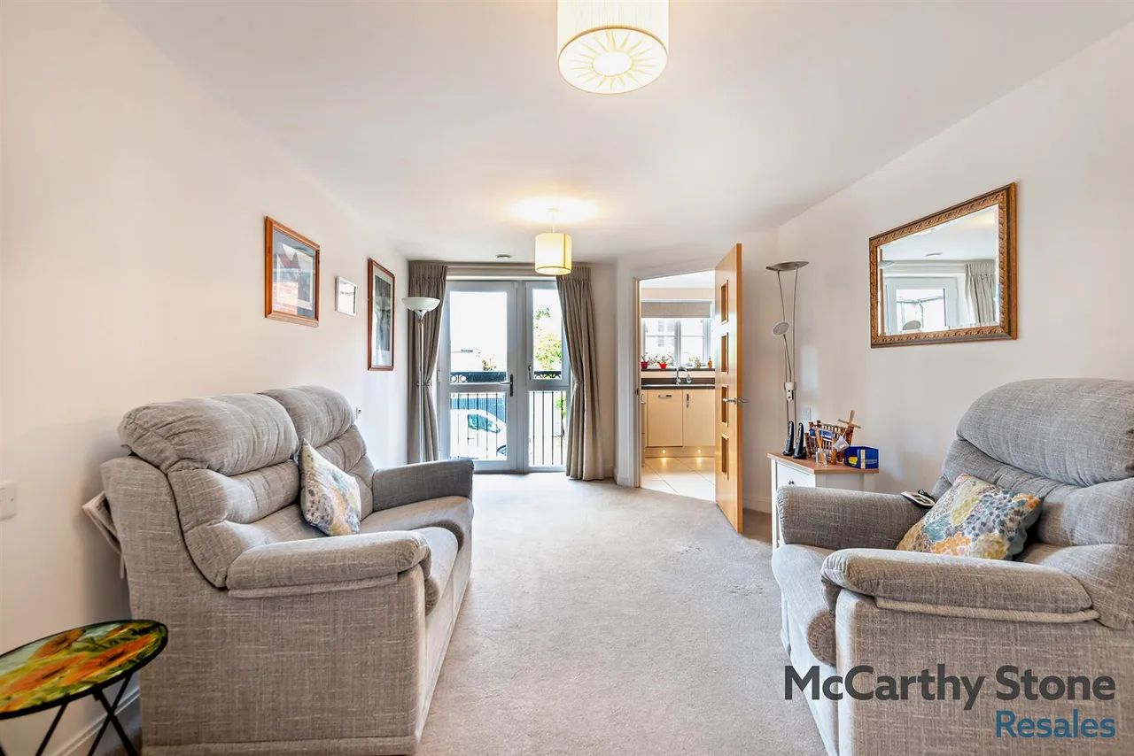 Churchfield Road, Walton-On-Thames, KT12, photo 13