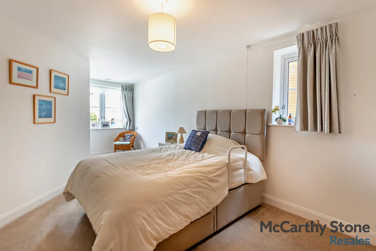 Churchfield Road, Walton-On-Thames, KT12, photo 17