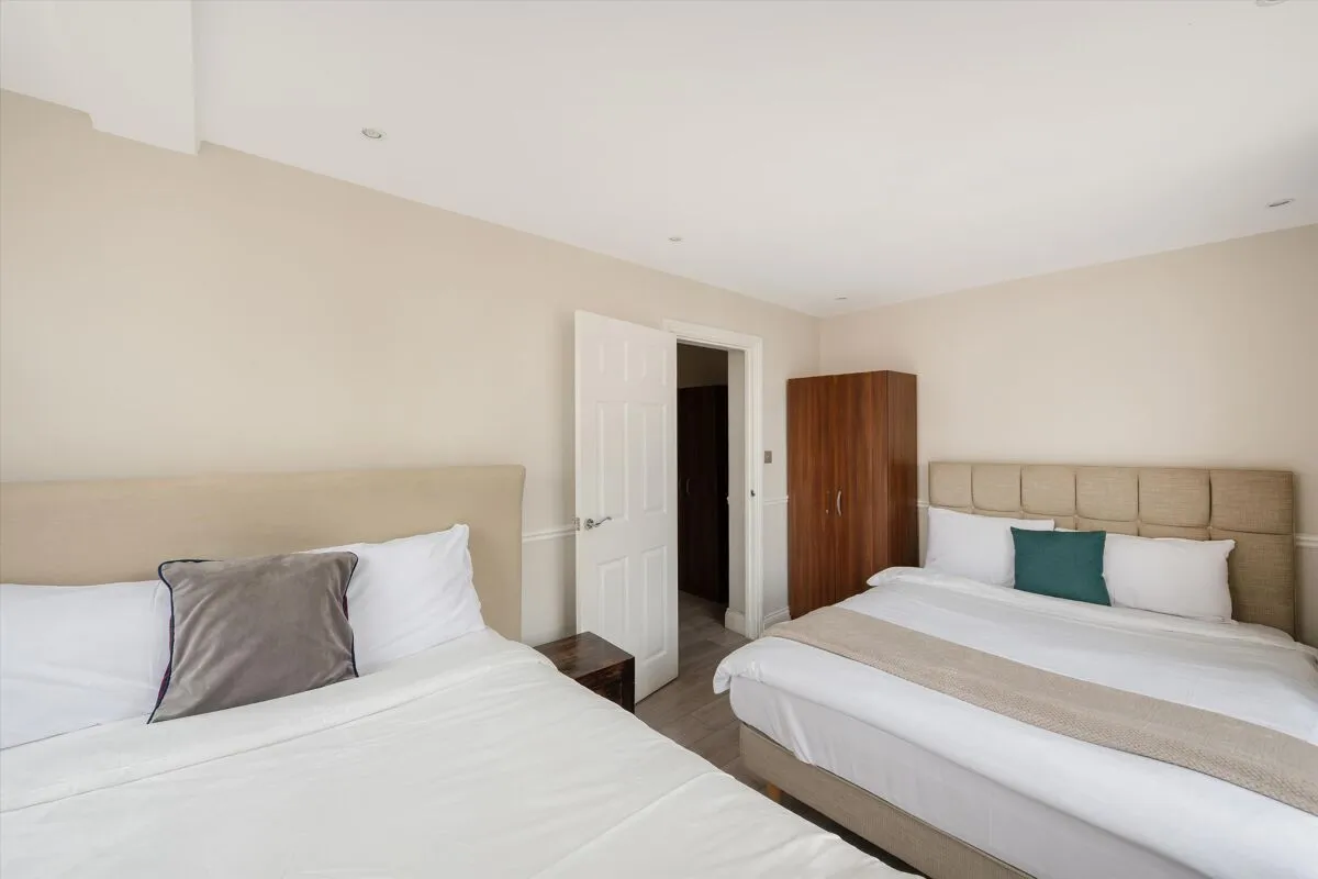 Edgware Road, London, W2, photo 13
