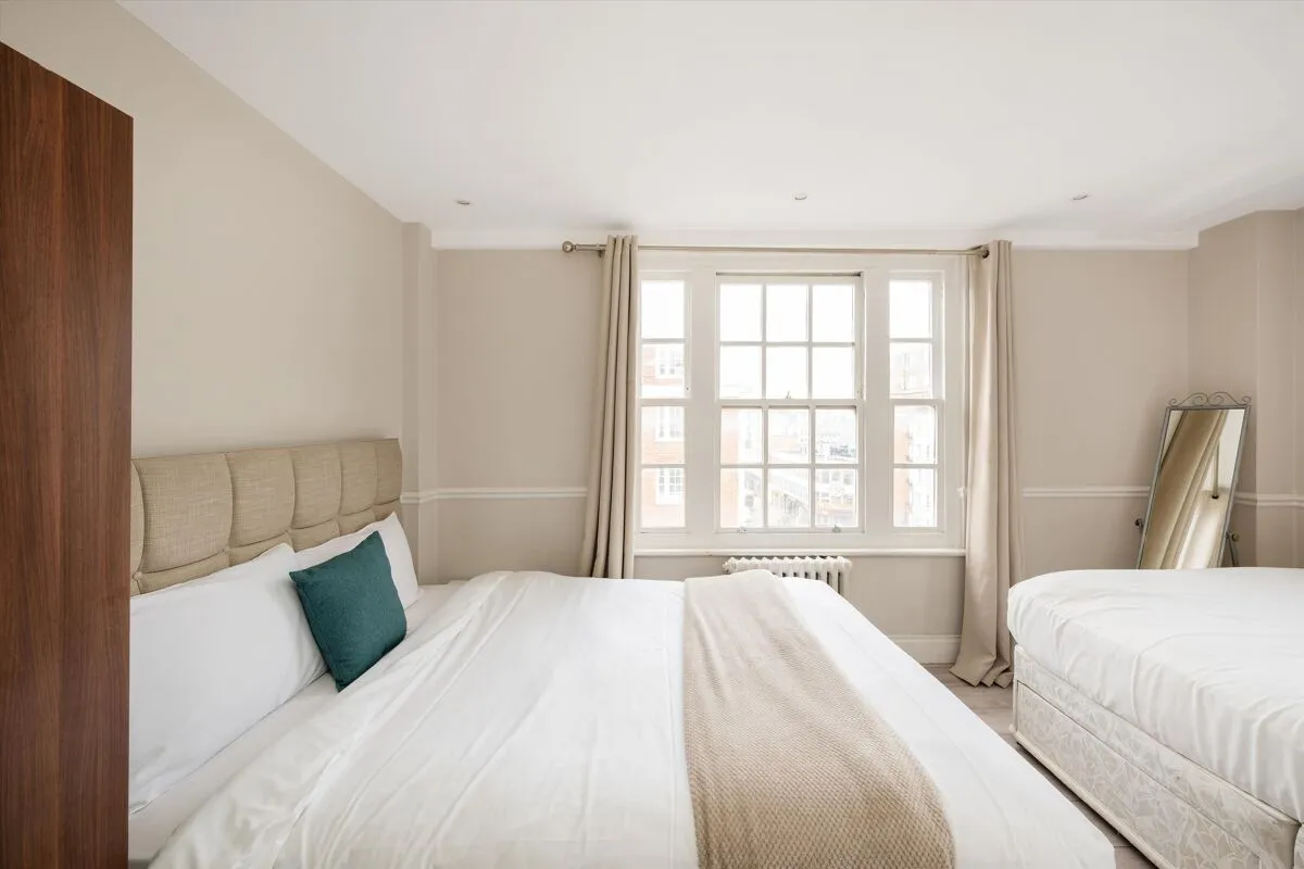 Edgware Road, London, W2, photo 15