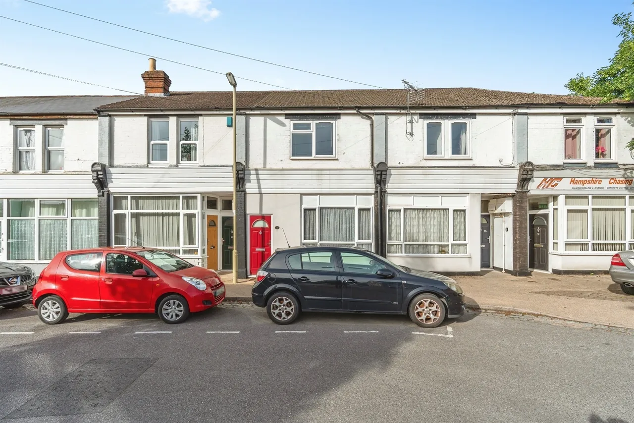 1 bed flat for sale — Station Road North, Totton, Southampton