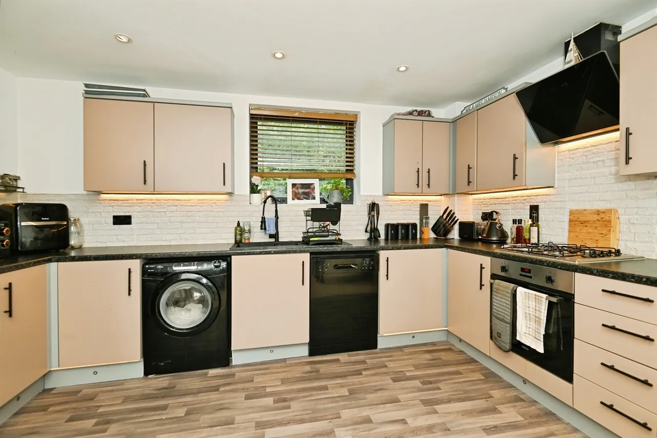Clifford Way, Maidstone, ME16, photo 2
