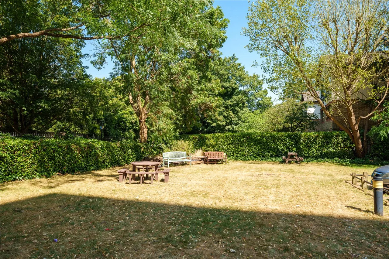 Wimbledon Park Side, London, SW19, photo 8