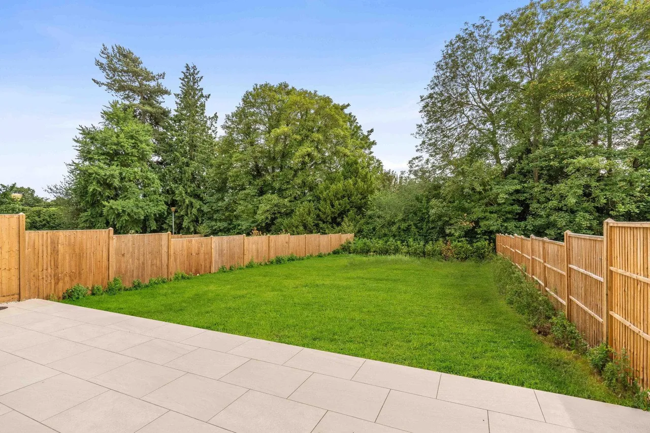 The Oaklands Aston Lane, Bragbury End, SG2, photo 35