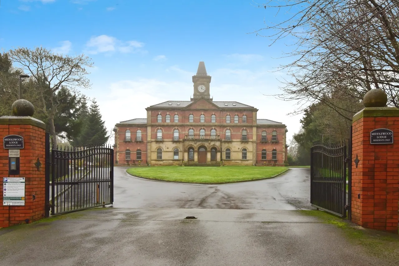2 bed flat for sale — Middlewood Rise, Sheffield, South Yorkshire, S6