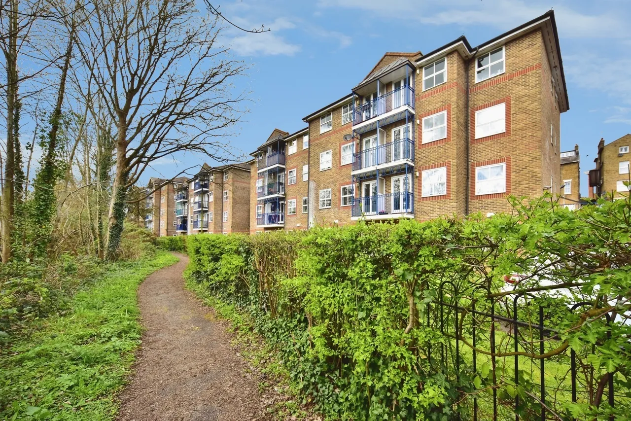 River Bank Close, Maidstone, Kent, ME15, photo 9