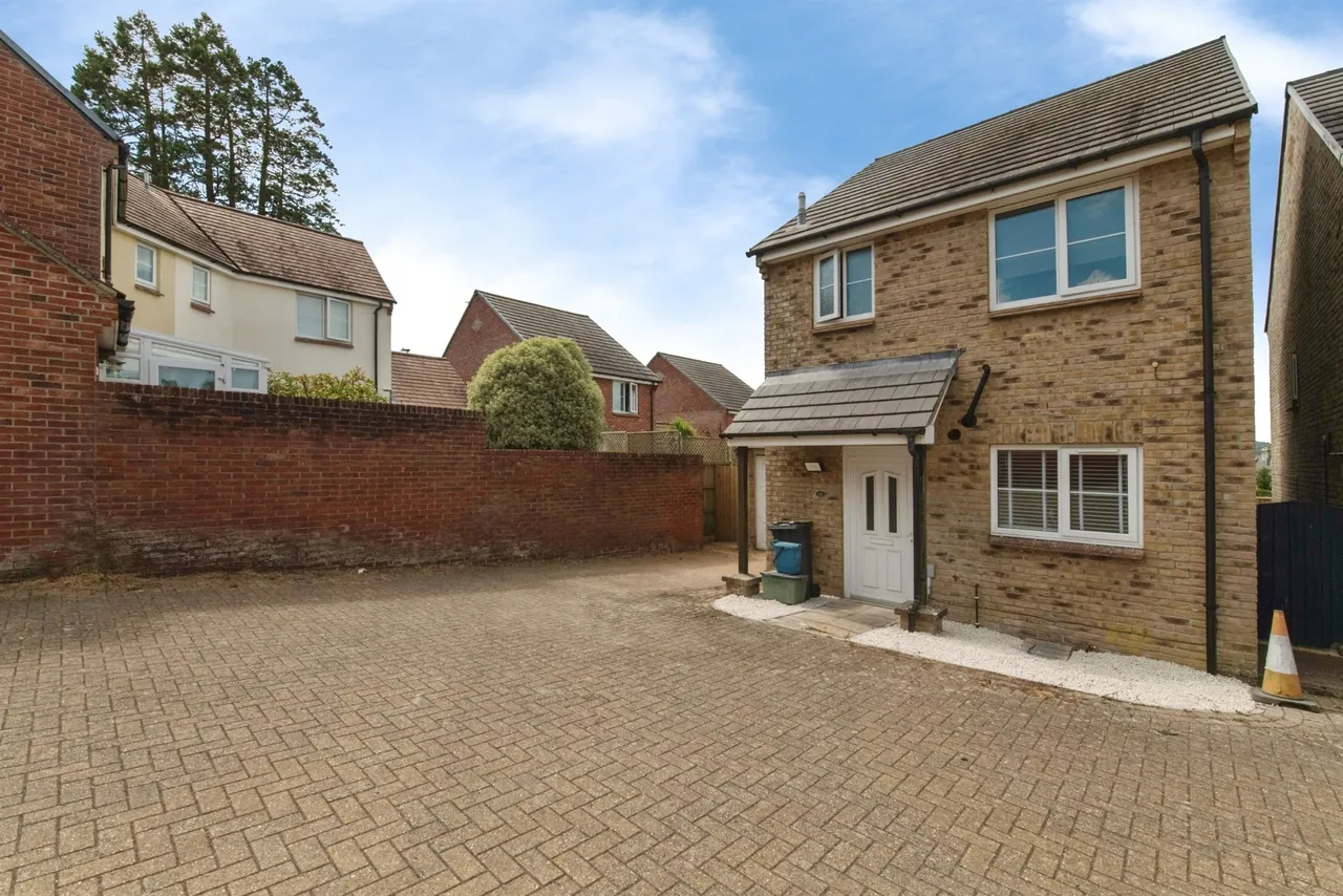 Swain Close, Axminster, EX13, photo 17