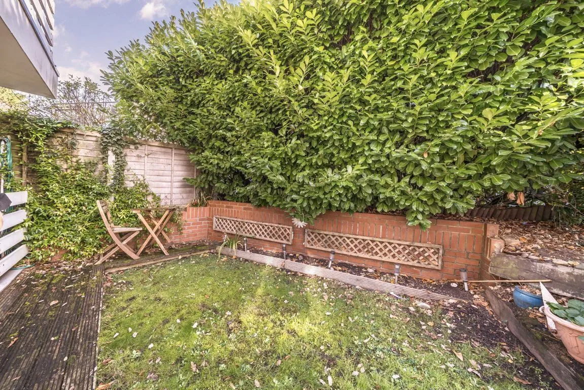 Morecoombe Close, KT2, photo 6