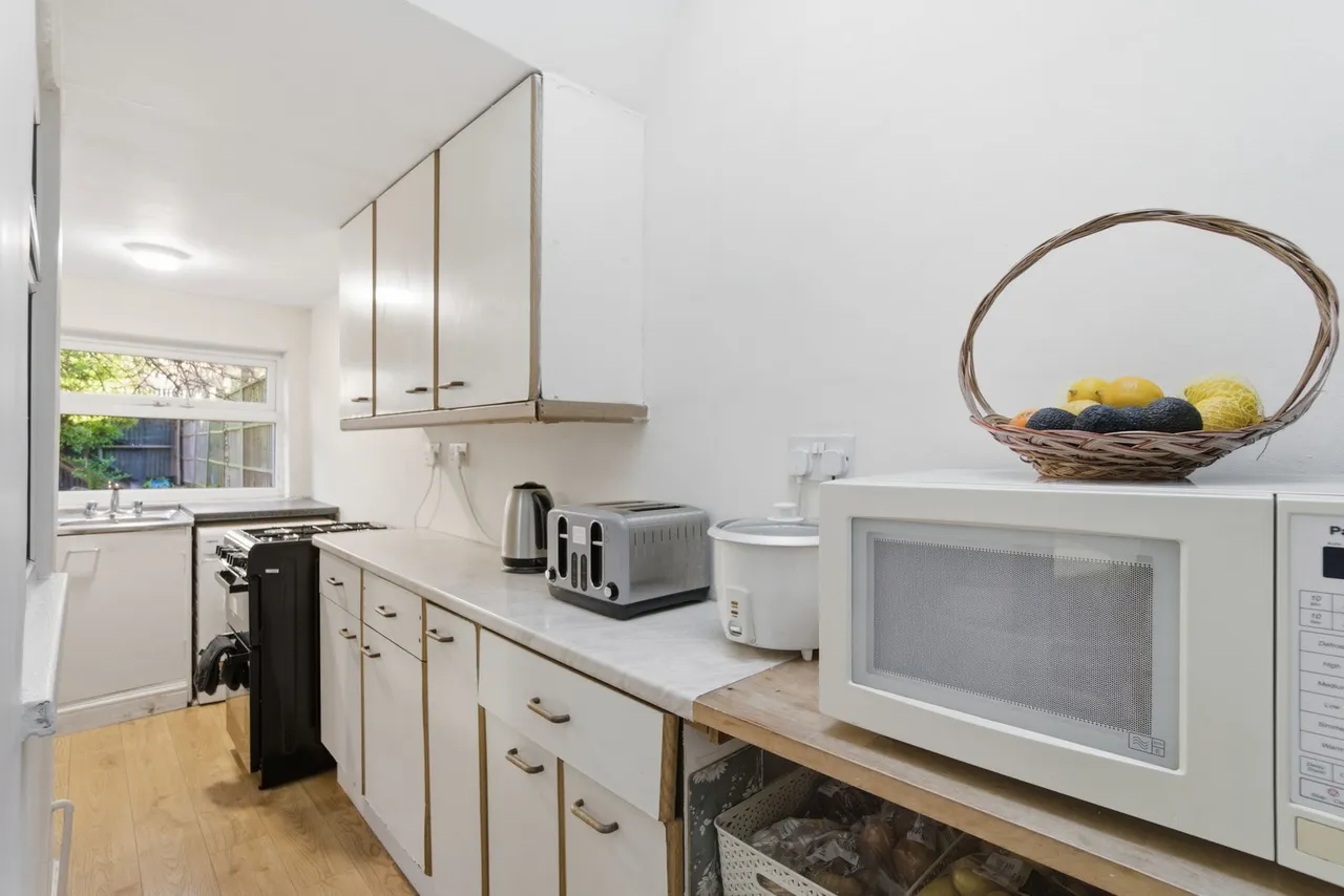 Cross Lances Road, Hounslow, TW3 2AA, photo 11