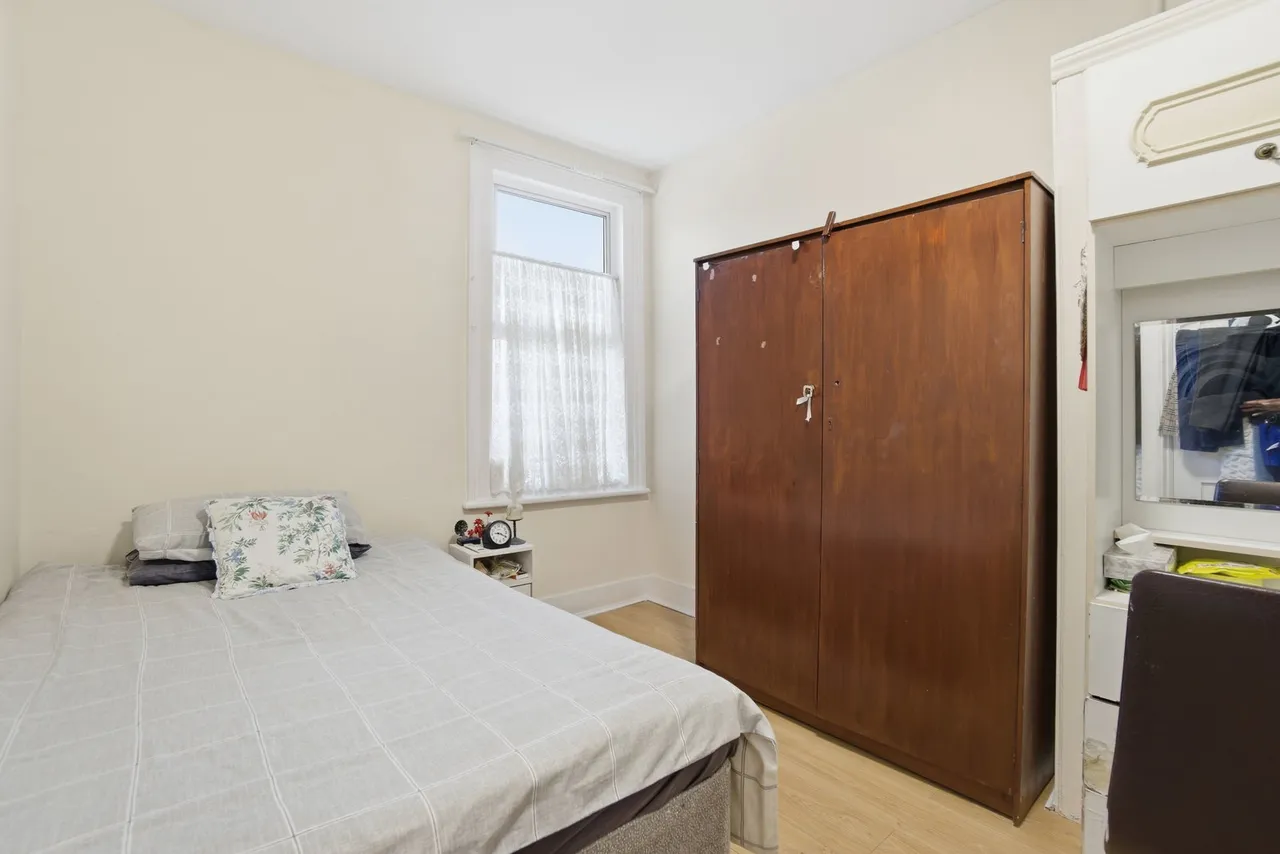 Cross Lances Road, Hounslow, TW3 2AA, photo 6