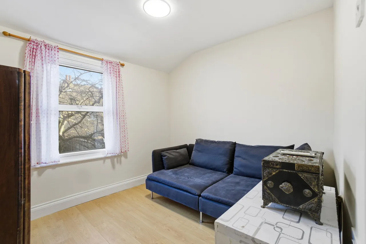 Cross Lances Road, Hounslow, TW3 2AA, photo 7
