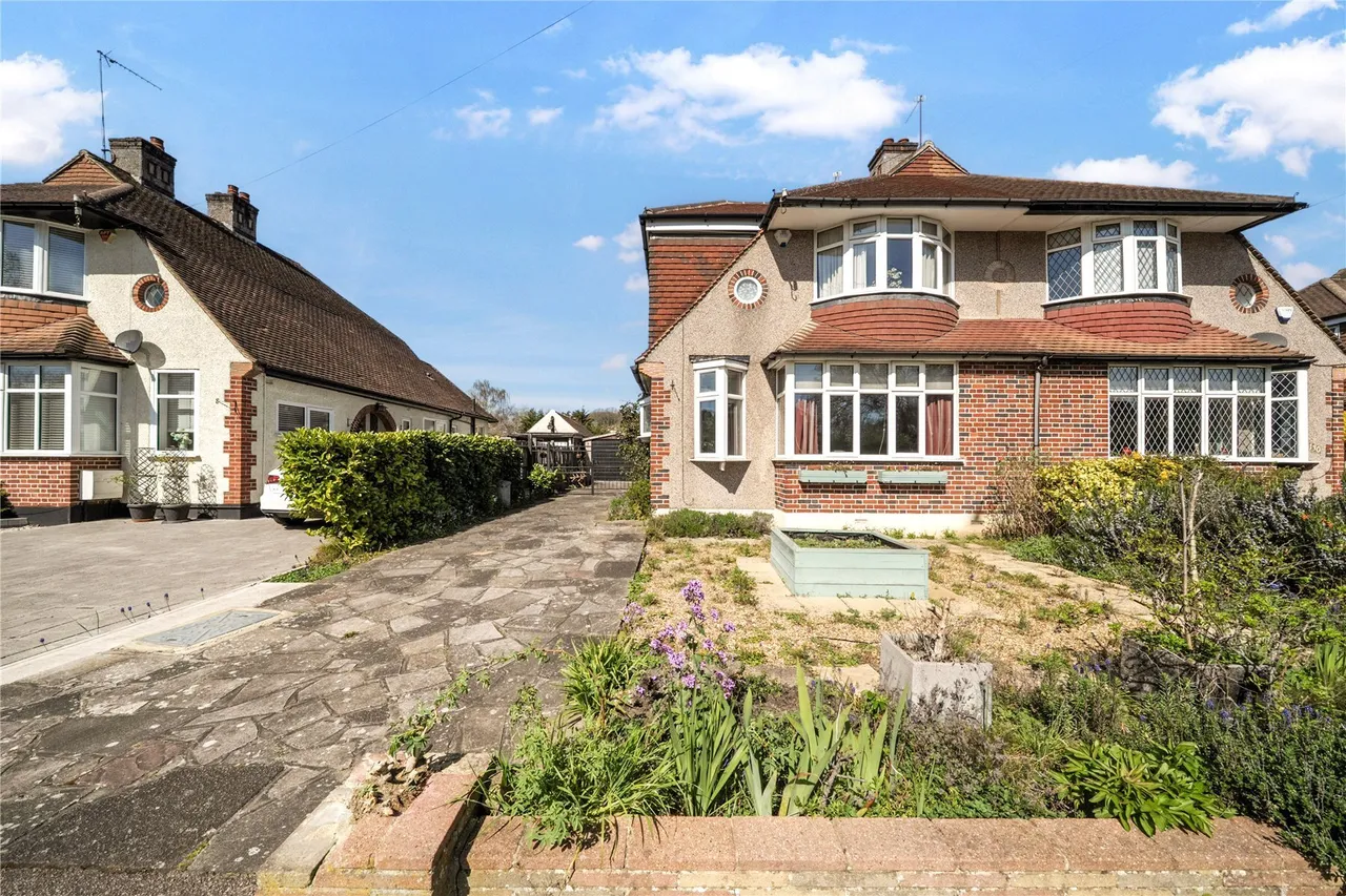 3 bed house for sale — Addington Road, West Wickham, BR4
